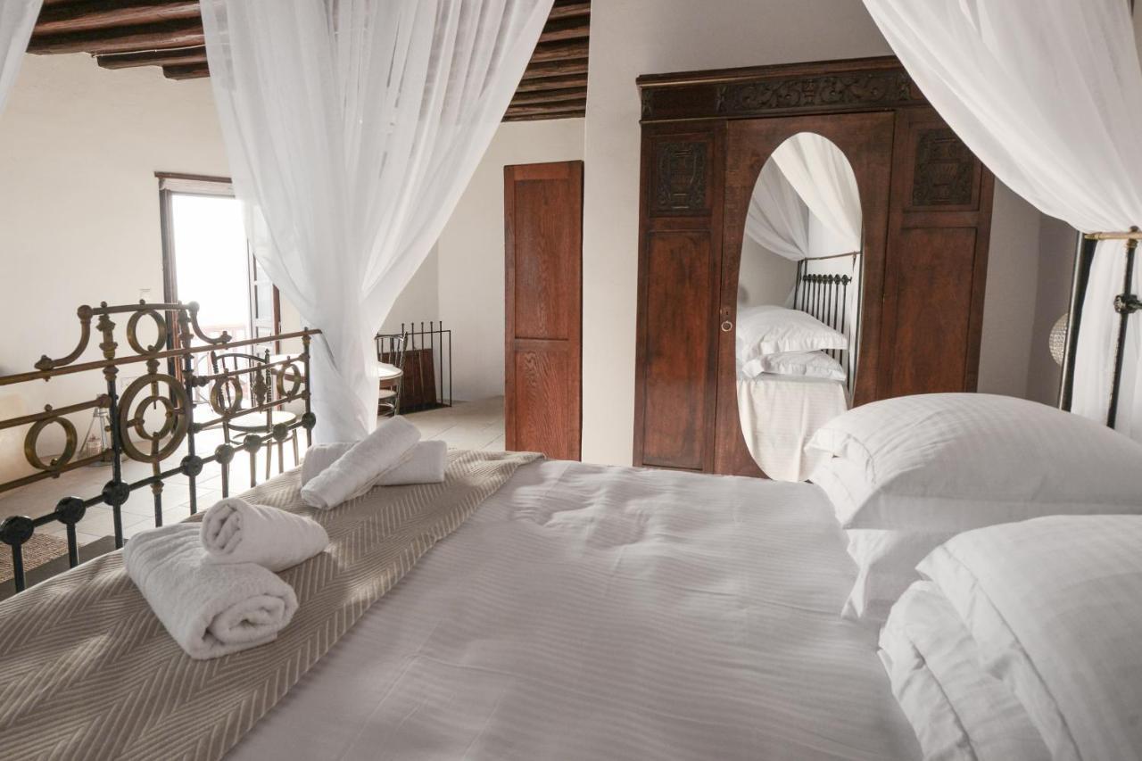 Castrum Traditional Sunset Suites Plaka  Exterior foto